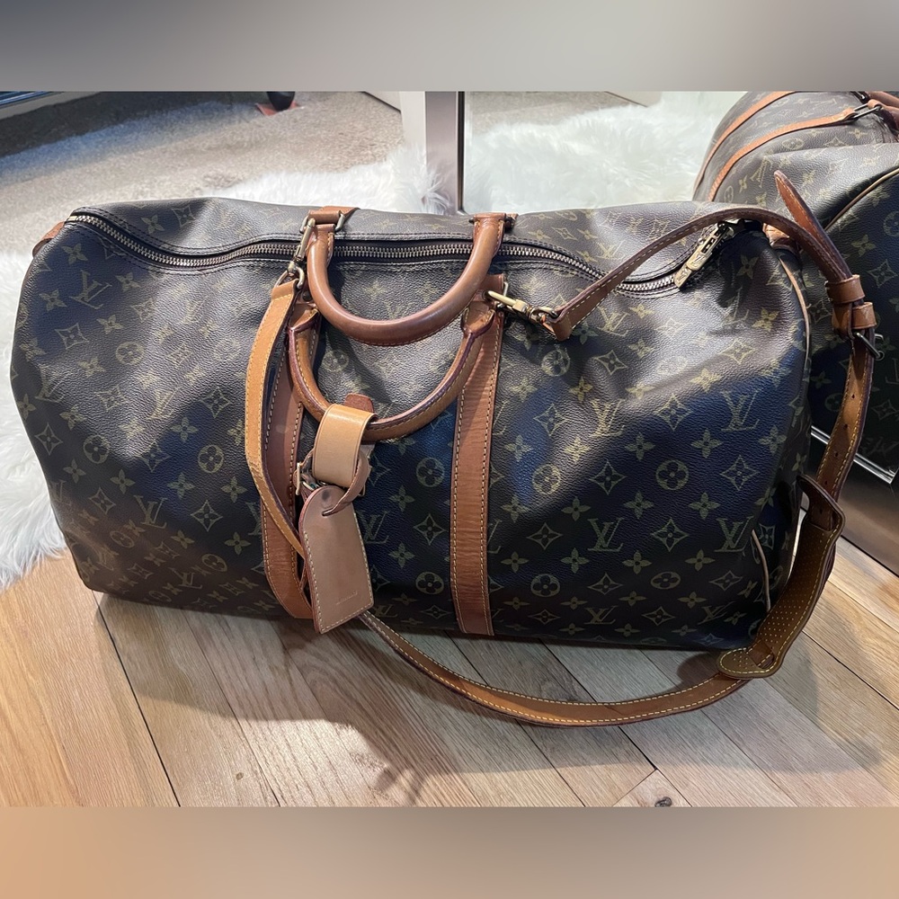 SOLD Louis Vuitton Monogram Keepall 55 With Strap, Name Tag and Poignee - Picture 3 of 17